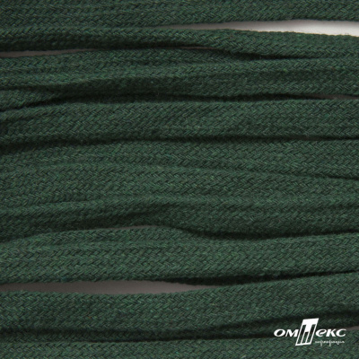 Шнур плетеный d-8 мм плоский, 70% хлопок 30% полиэстер, уп.85+/-1 м, цв.1016-т.зеленый - купить в Копейске. Цена: 742.50 руб.